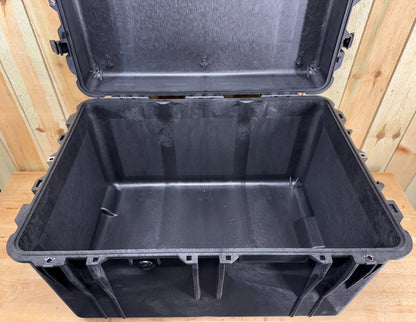 Pelican 1660 Protector Case Rolling Waterproof Black Brand New NIB
