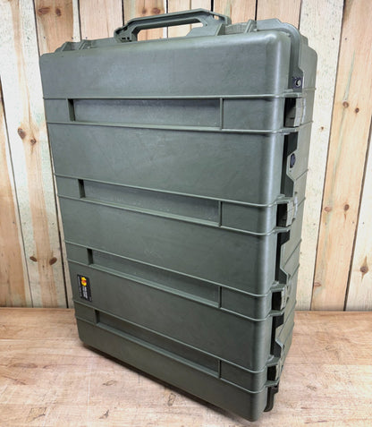 Pelican 1730 Protector Case Green Rolling Waterproof Good Condition AB Free Ship