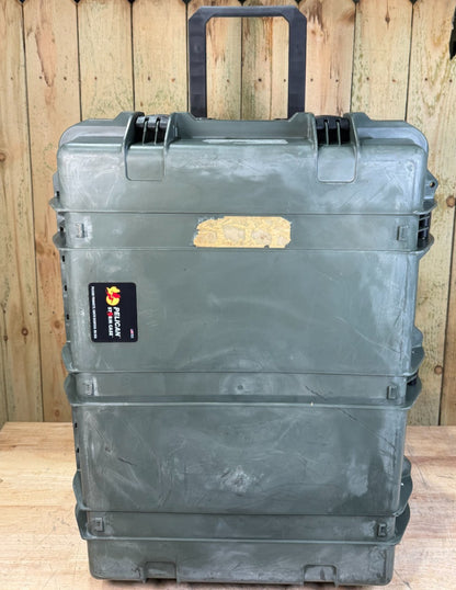 Pelican IM3075 Waterproof Rolling Carry On Case Green Used Condition BC