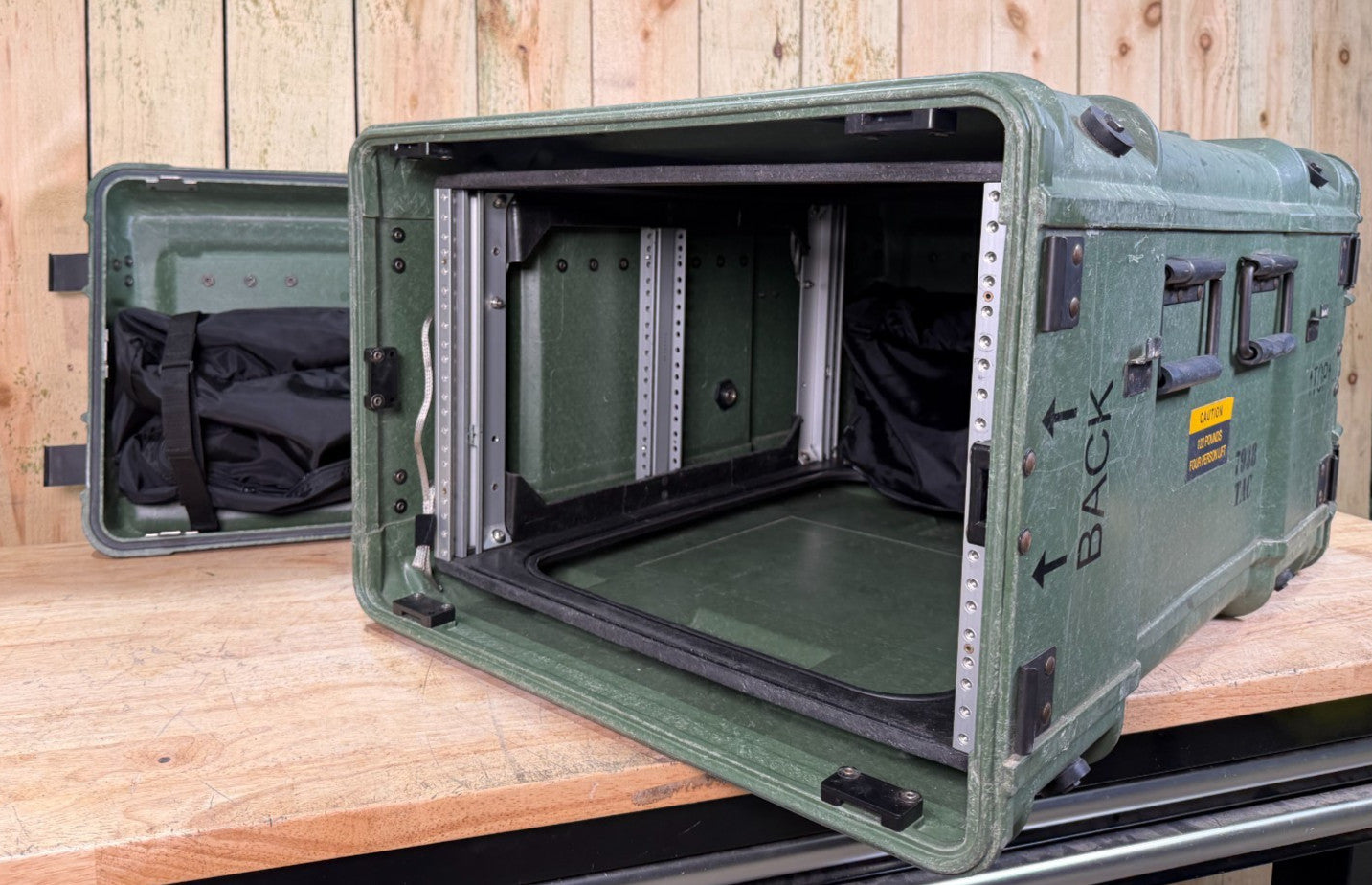 ECS Server Rack Rackmount 35x23x16.5"  19x24 6U Rack Waterproof Storage Case