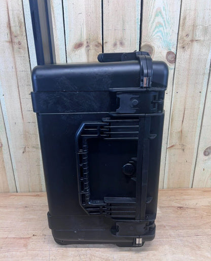 SKB 3i2213-12 iSeries Waterproof Rolling Case Black Good Condition A/B Free Ship