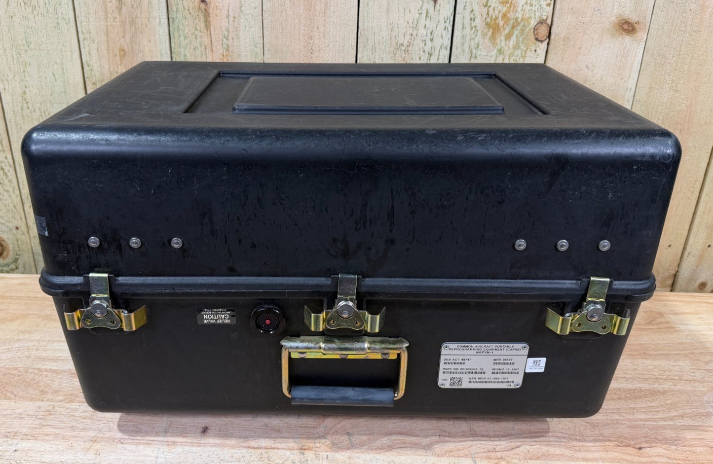 ECS 24x16x14.5 Rolling Waterproof Footlocker With Handle Case Storage