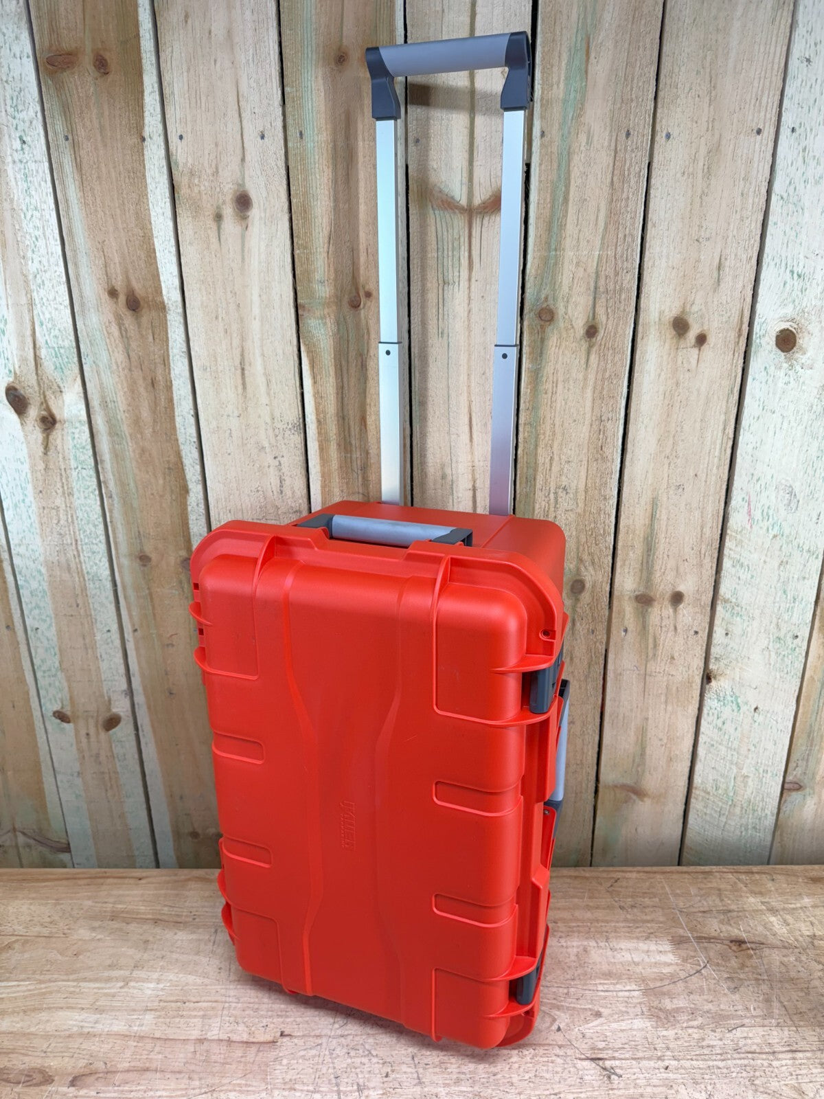 Auer Waterproof Rolling Case 23.5x16x13" Orange Good Condition AB Free Shipping