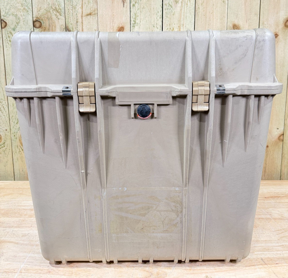 Pelican 0370 Waterproof Tan Case Large Good Condition AB Free Ship