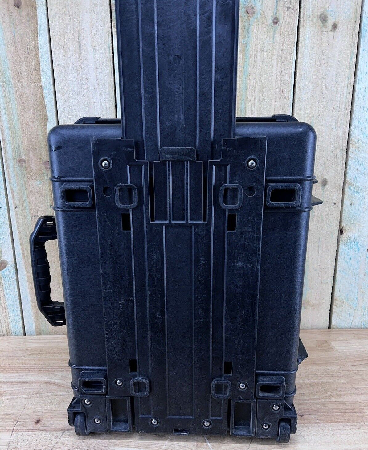 Pelican 1560 Waterproof Rolling Carry On Case Black Good Condition AB