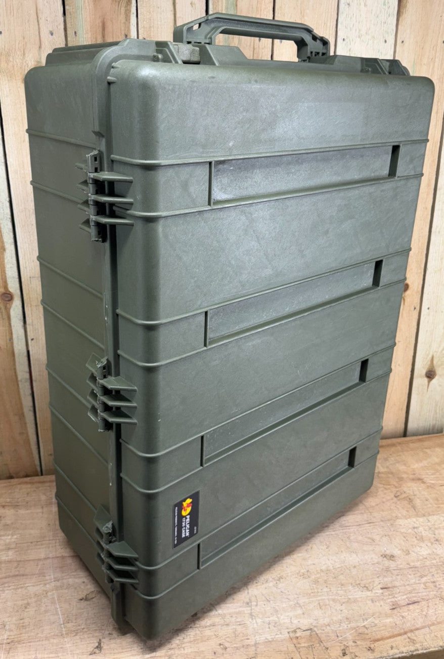 Pelican 1730 Protector Case Green Rolling Waterproof Good Condition AB Free Ship