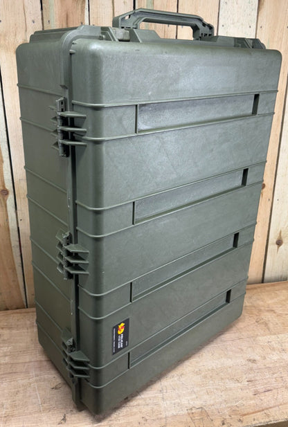 Pelican 1730 Protector Case Green Rolling Waterproof Good Condition AB Free Ship