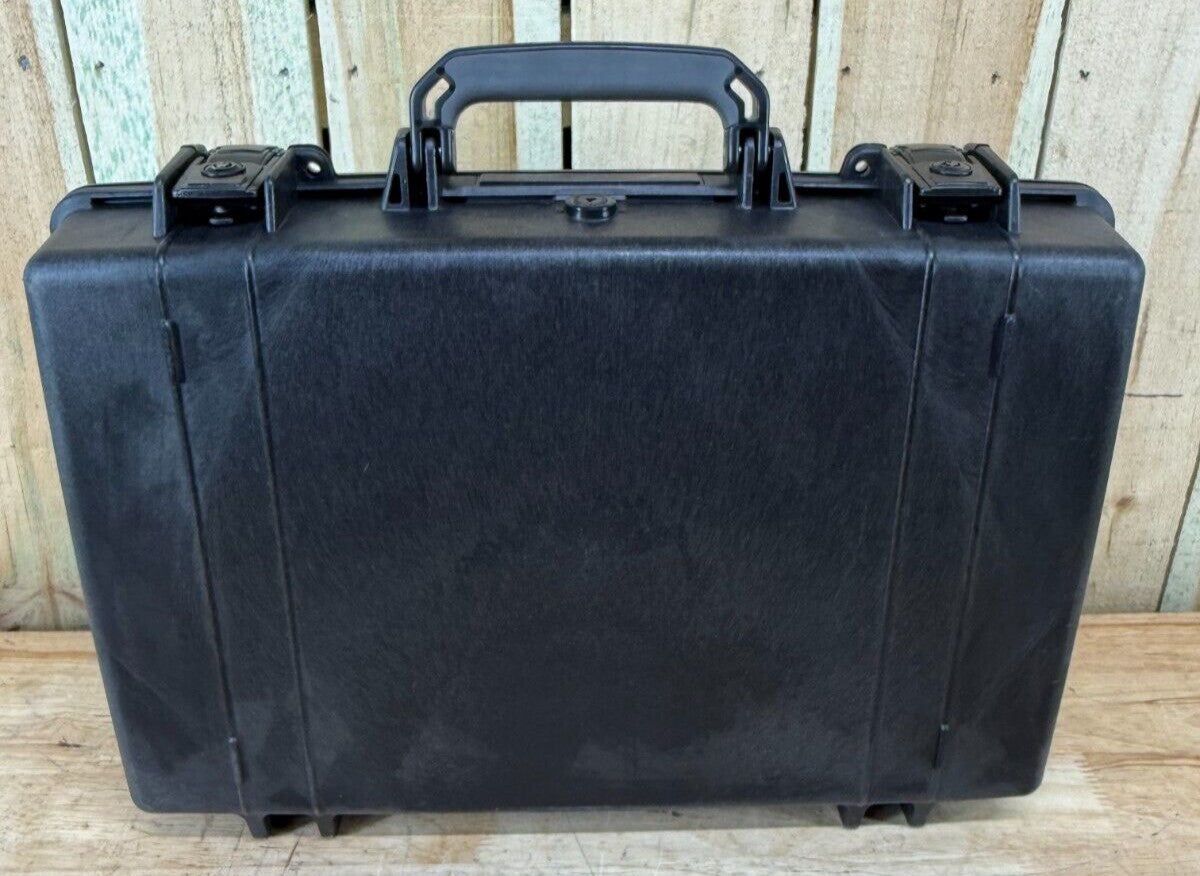 Pelican 1490 Laptop Case Used Good Condition A/B Waterproof Handheld Storage