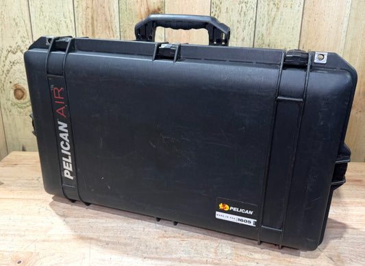 Pelican 1605 Air  Waterproof Rolling Carry On Case Black Good Condition AB