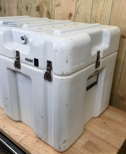 Pelican Hardigg 32.5x20.5x21.5" Footlocker White Case Military Waterproof