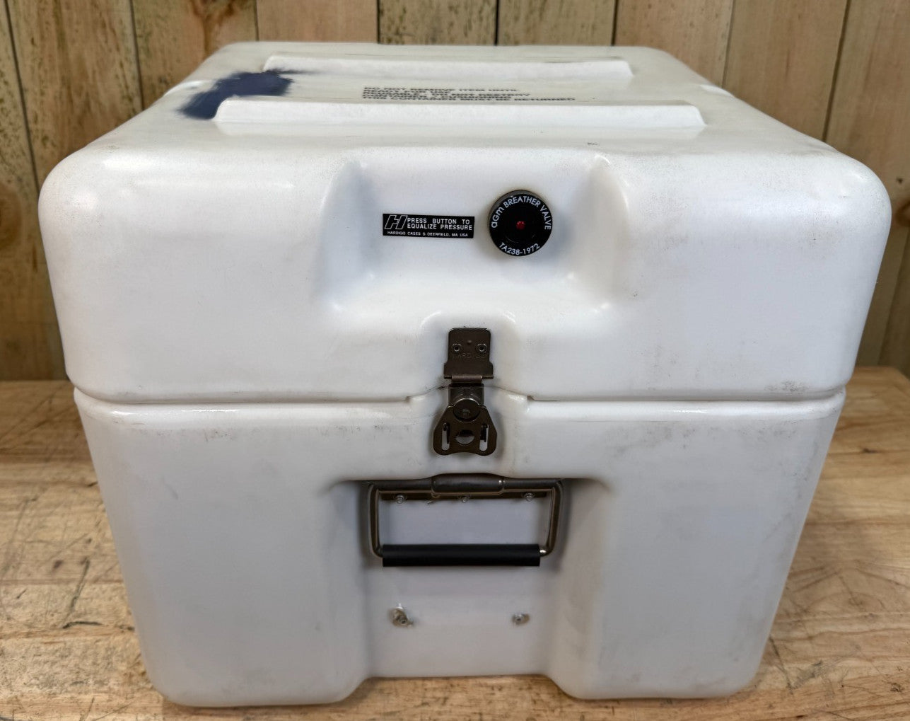 Pelican Hardigg 18.5x18.5x16.5” Footlocker White Case Military Waterproof