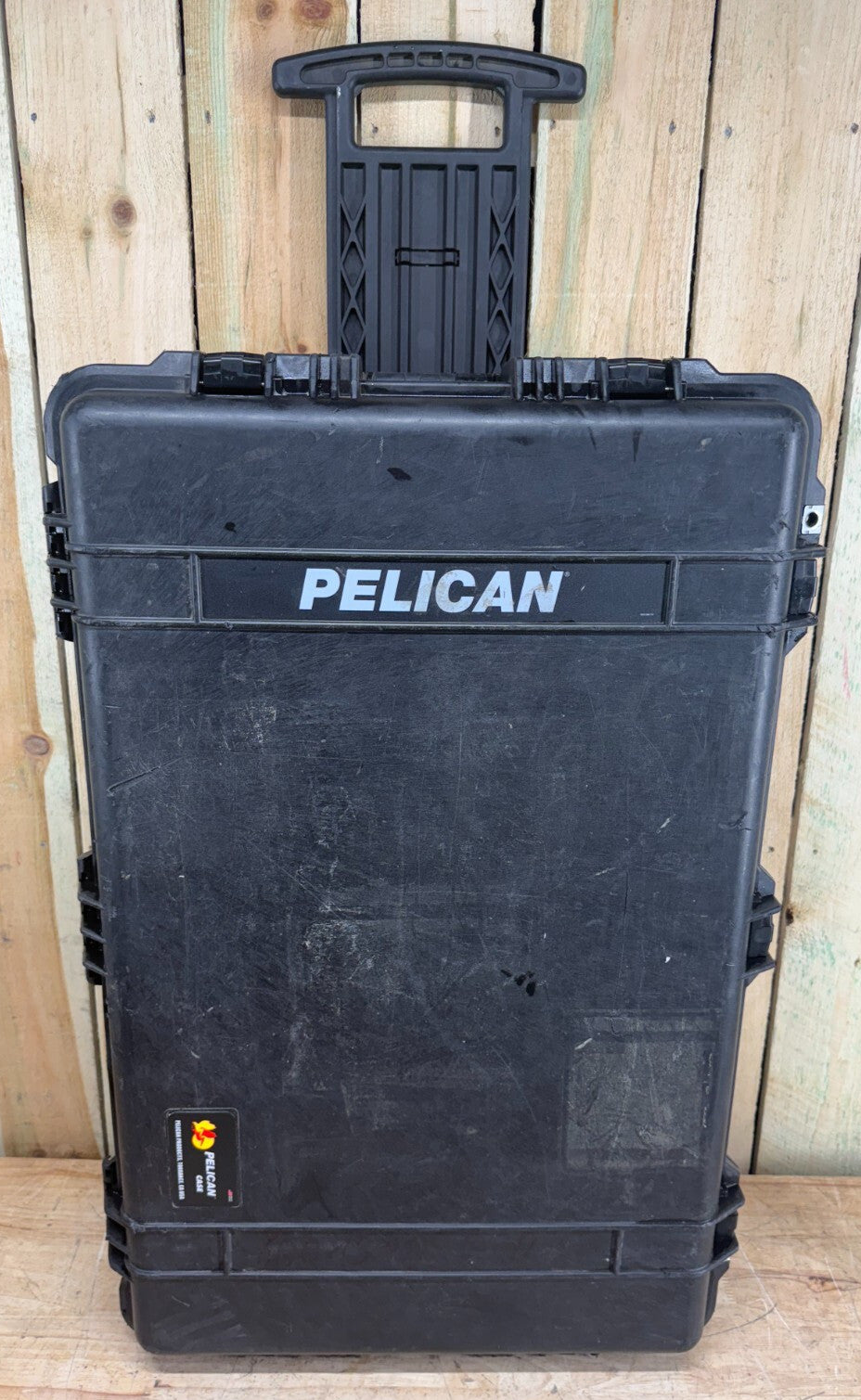 Pelican 1650 Protector Case Black Rolling Waterproof Good Condition AB Free Ship