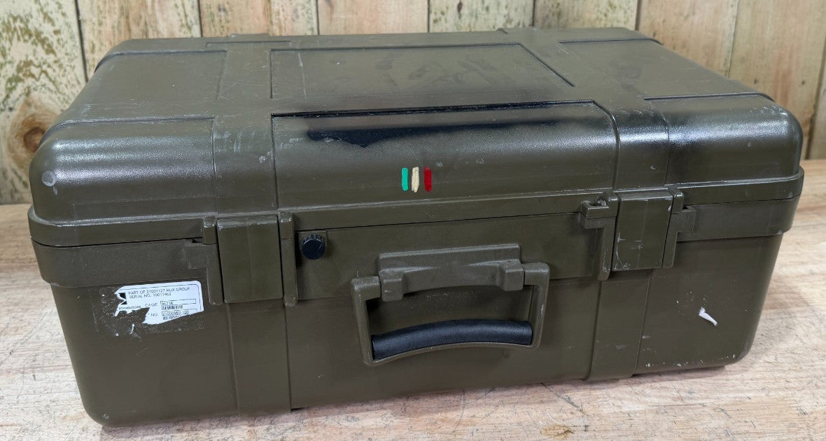 UK Underwater Kinetics 821 Ultracase Waterproof Handheld Military Surplus A/B
