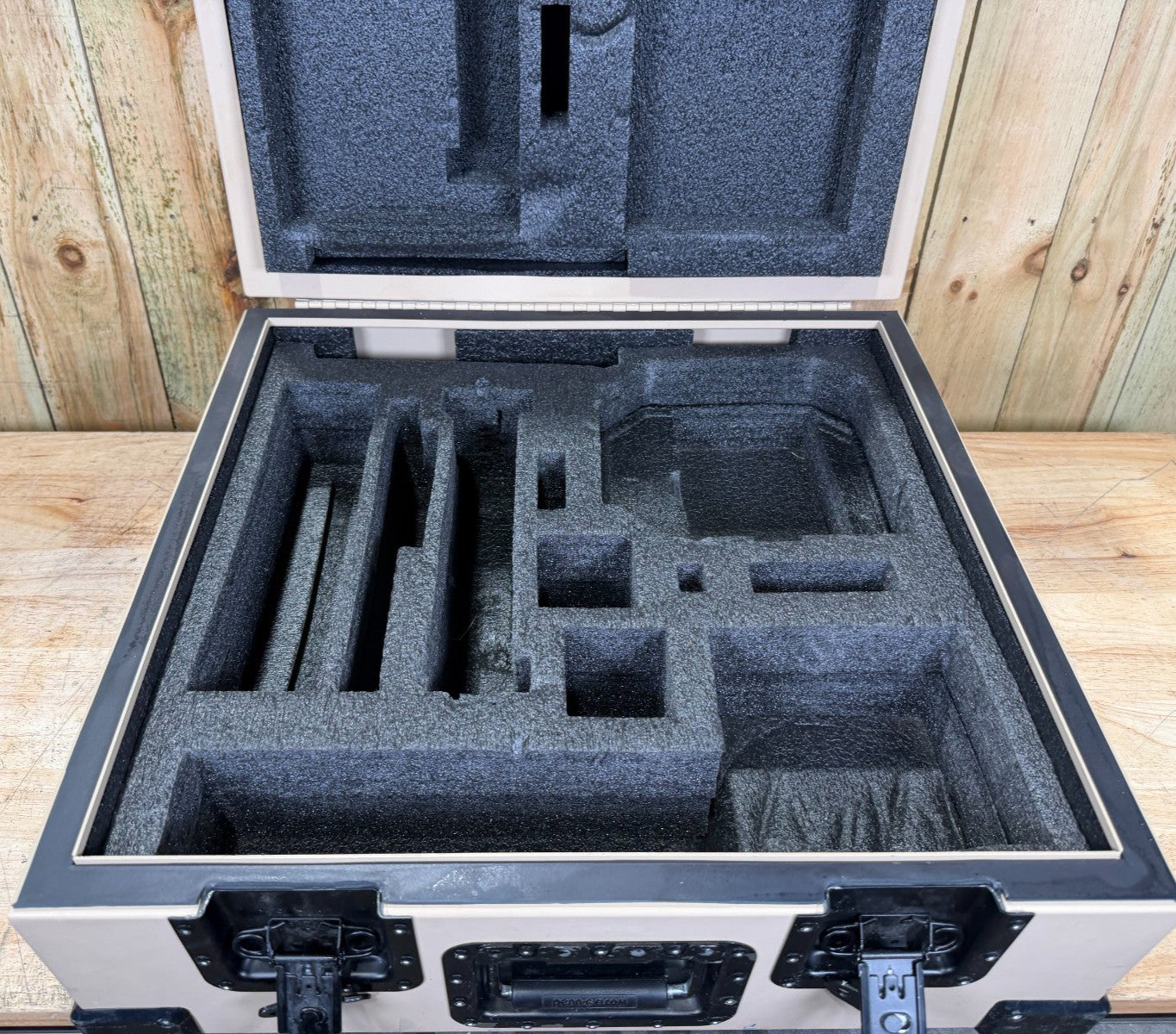 PSI Case 25.5x24x13" Metal Tan Military Waterproof Storage Container Hardigg