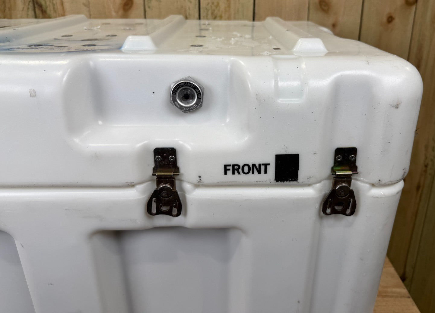 Pelican Hardigg 32.5x20.5x21.5" Footlocker White Case Military Waterproof