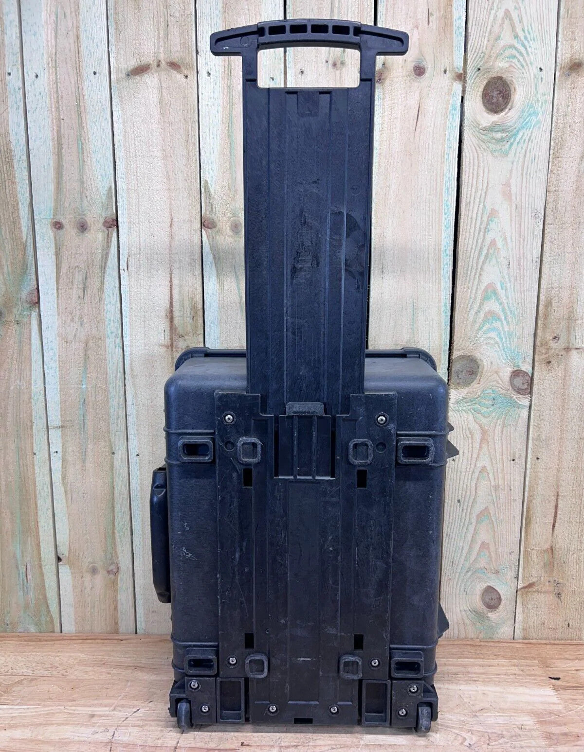 Pelican 1560 Waterproof Rolling Carry On Case Black Used Condition BC