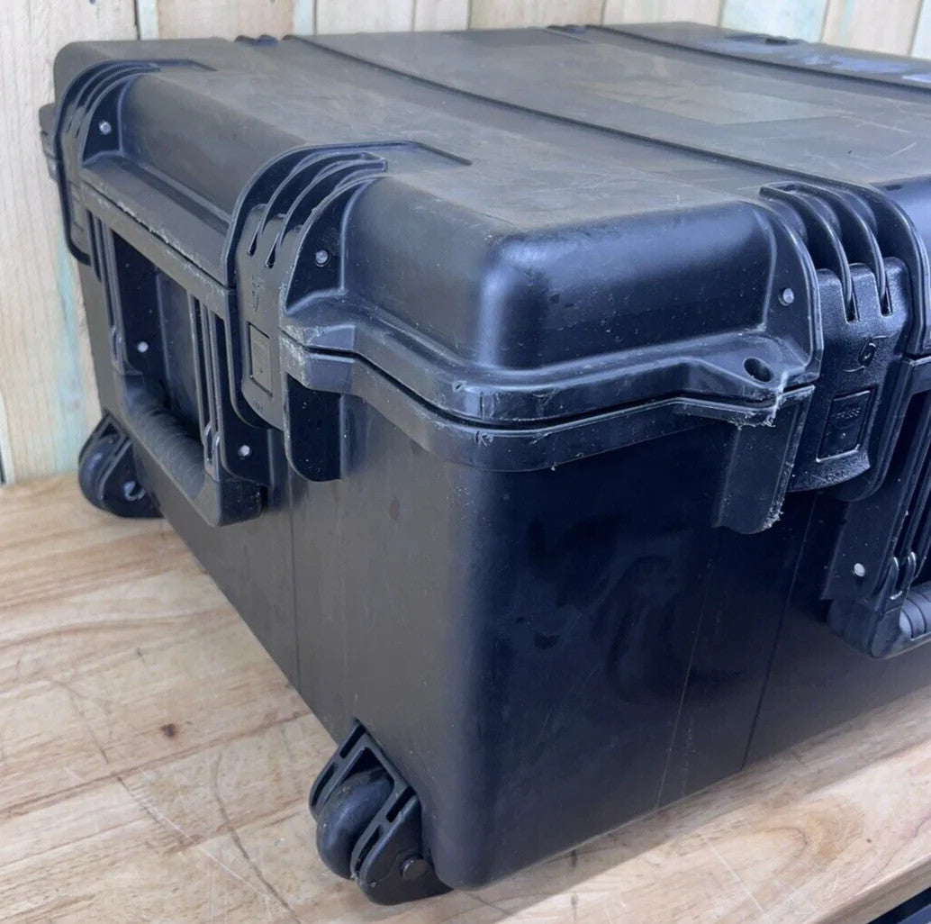 Pelican Storm IM2875 Black Waterproof Rolling Storage Case Good Condition AB