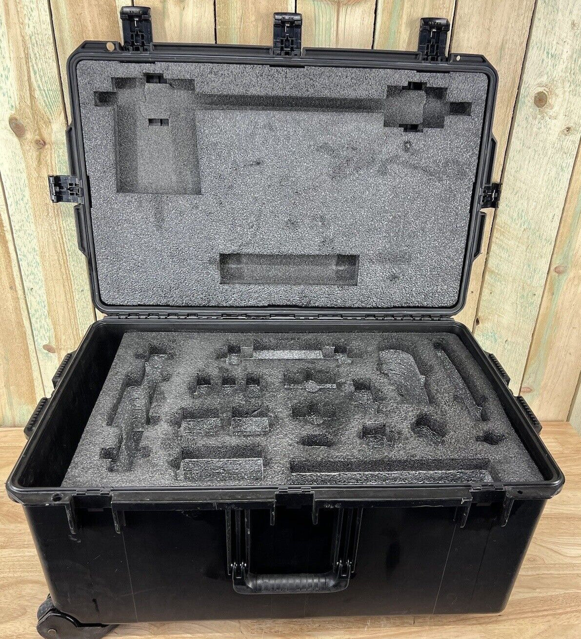 Pelican iM2975 Storm Case Rolling Waterproof Black Good Condition AB Free Ship