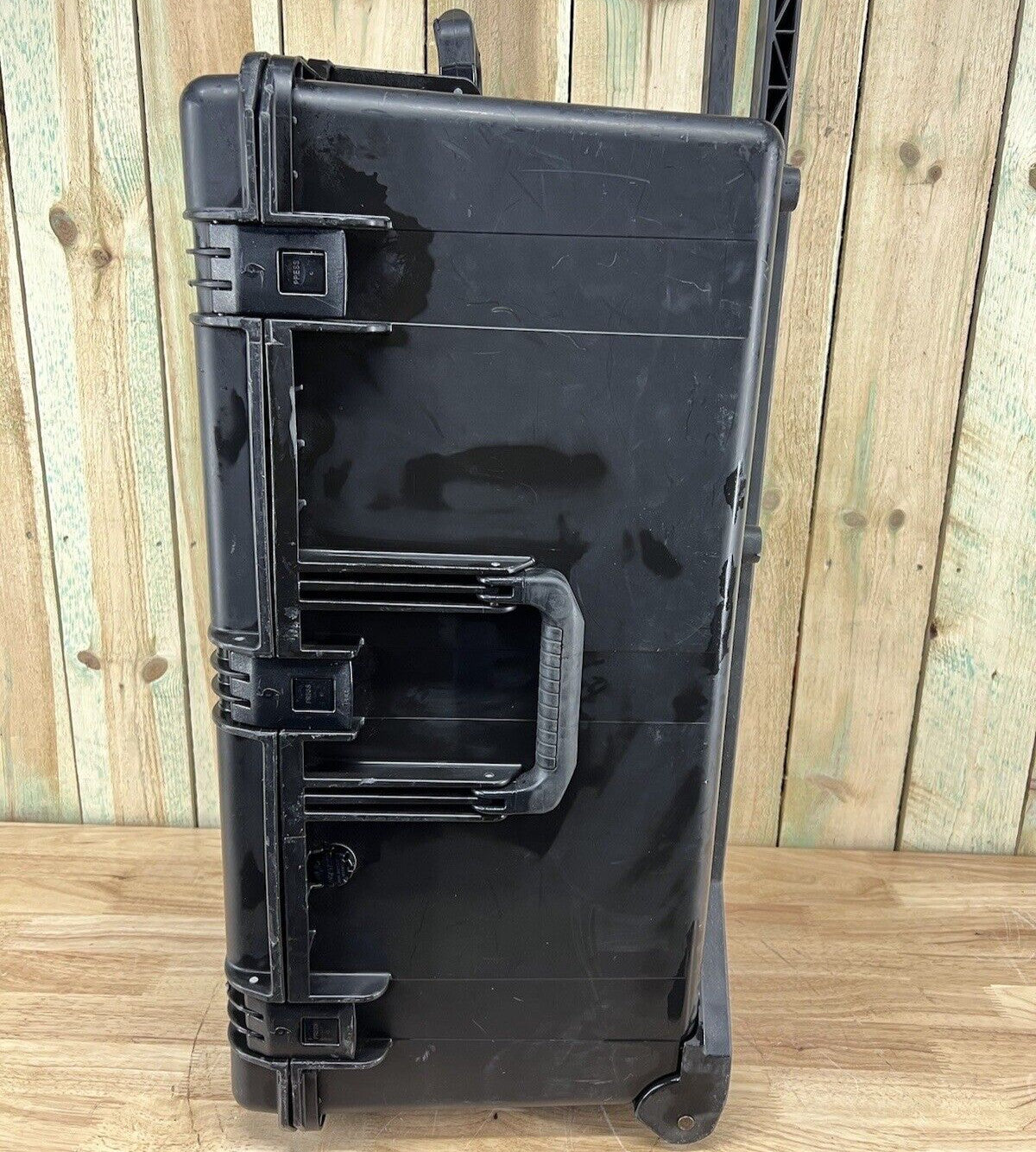 Pelican iM2975 Storm Case Rolling Waterproof Black Good Condition AB Free Ship