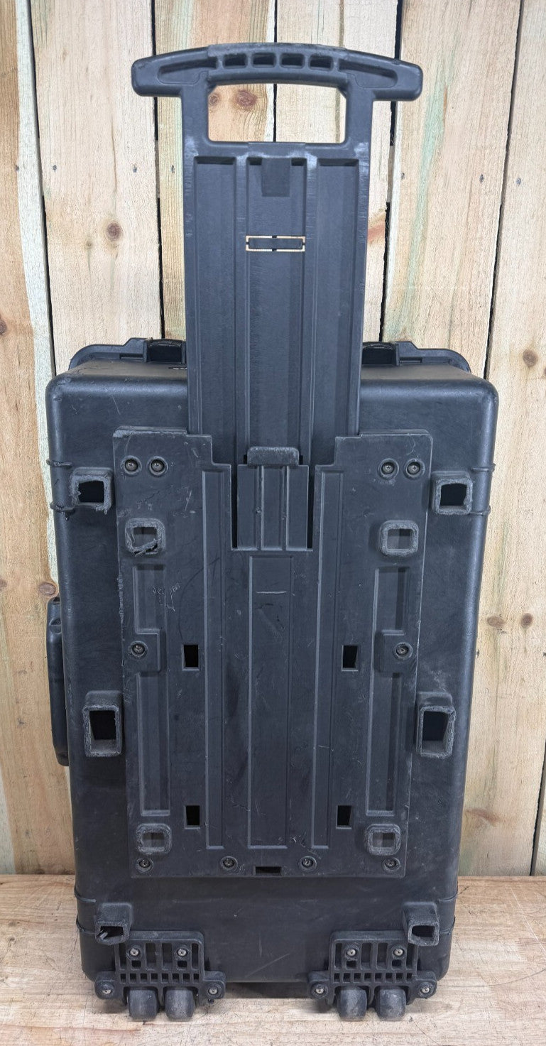 Pelican 1650 Protector Case Black Rolling Waterproof Good Condition AB Free Ship