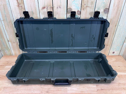 Pelican Storm IM3100 Long Rifle Case Green Rolling Good Condition AB