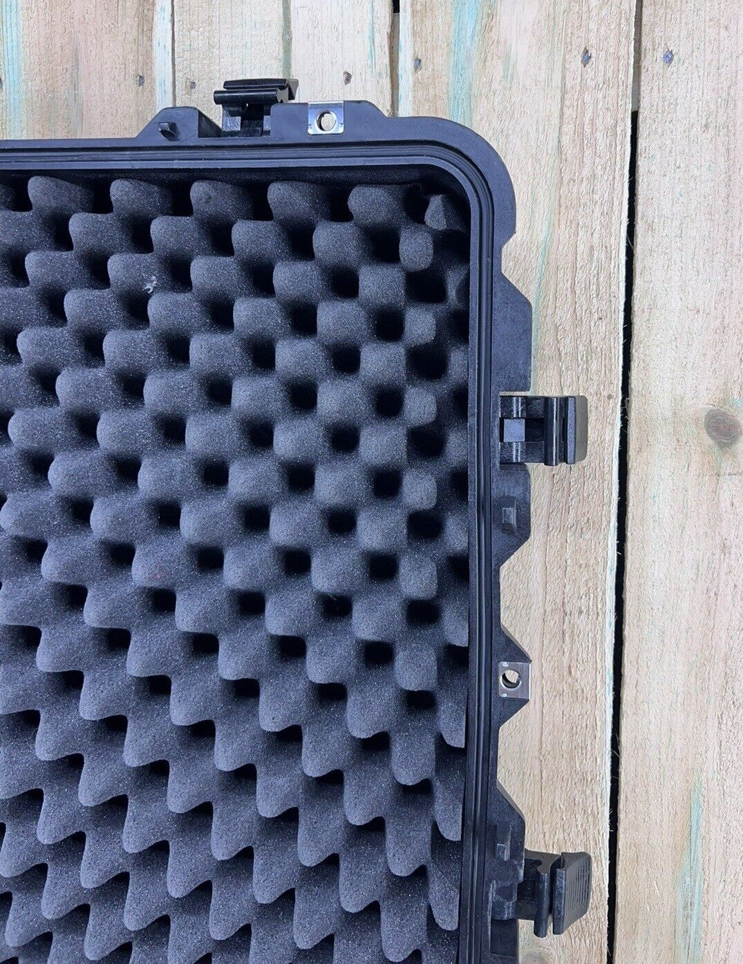 Pelican 1660 Protector Case Black Rolling Waterproof Good Condition AB Free Ship
