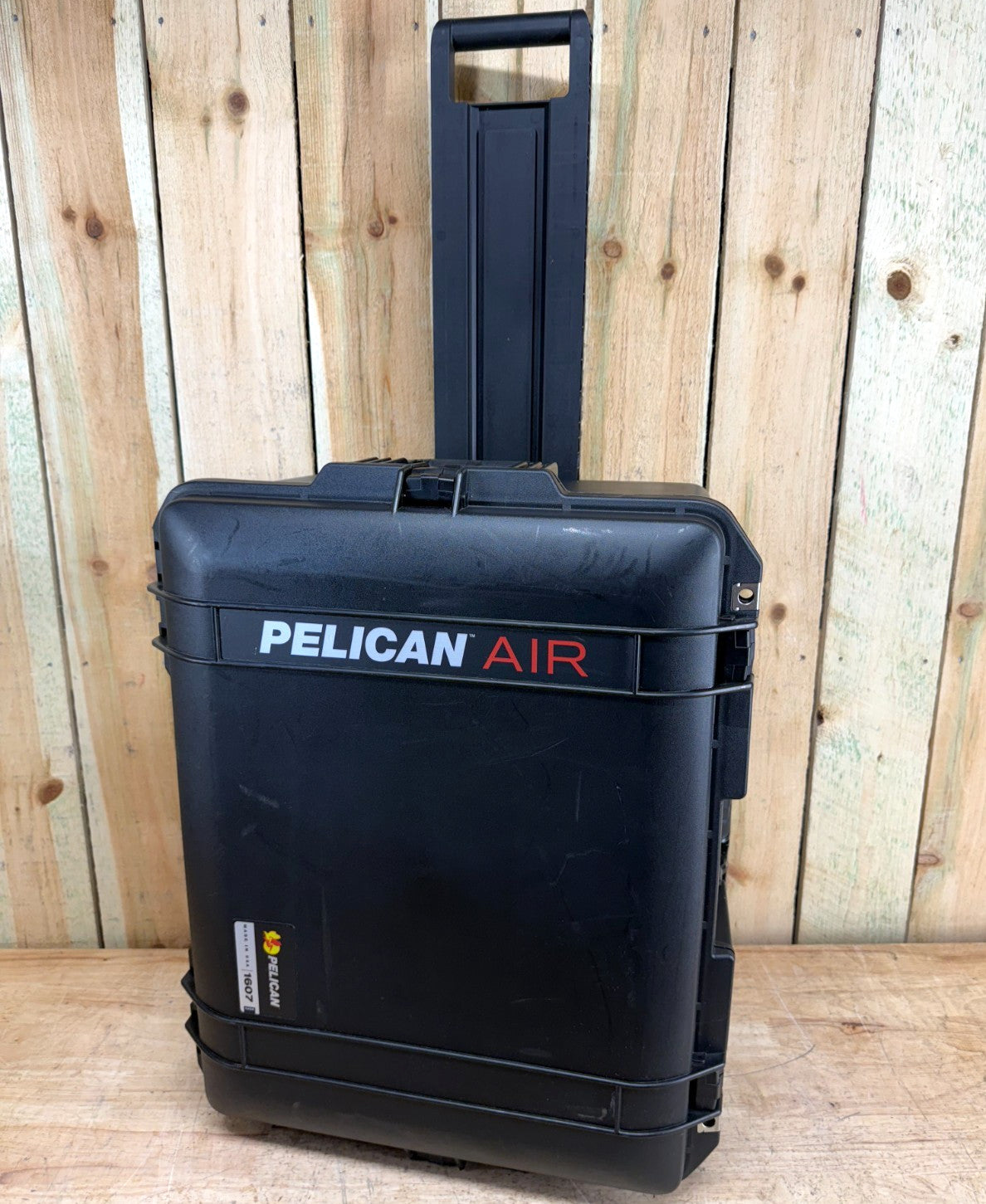 Pelican Air 1607 Hard Case Protector Rolling Black Good Condition AB Free Ship