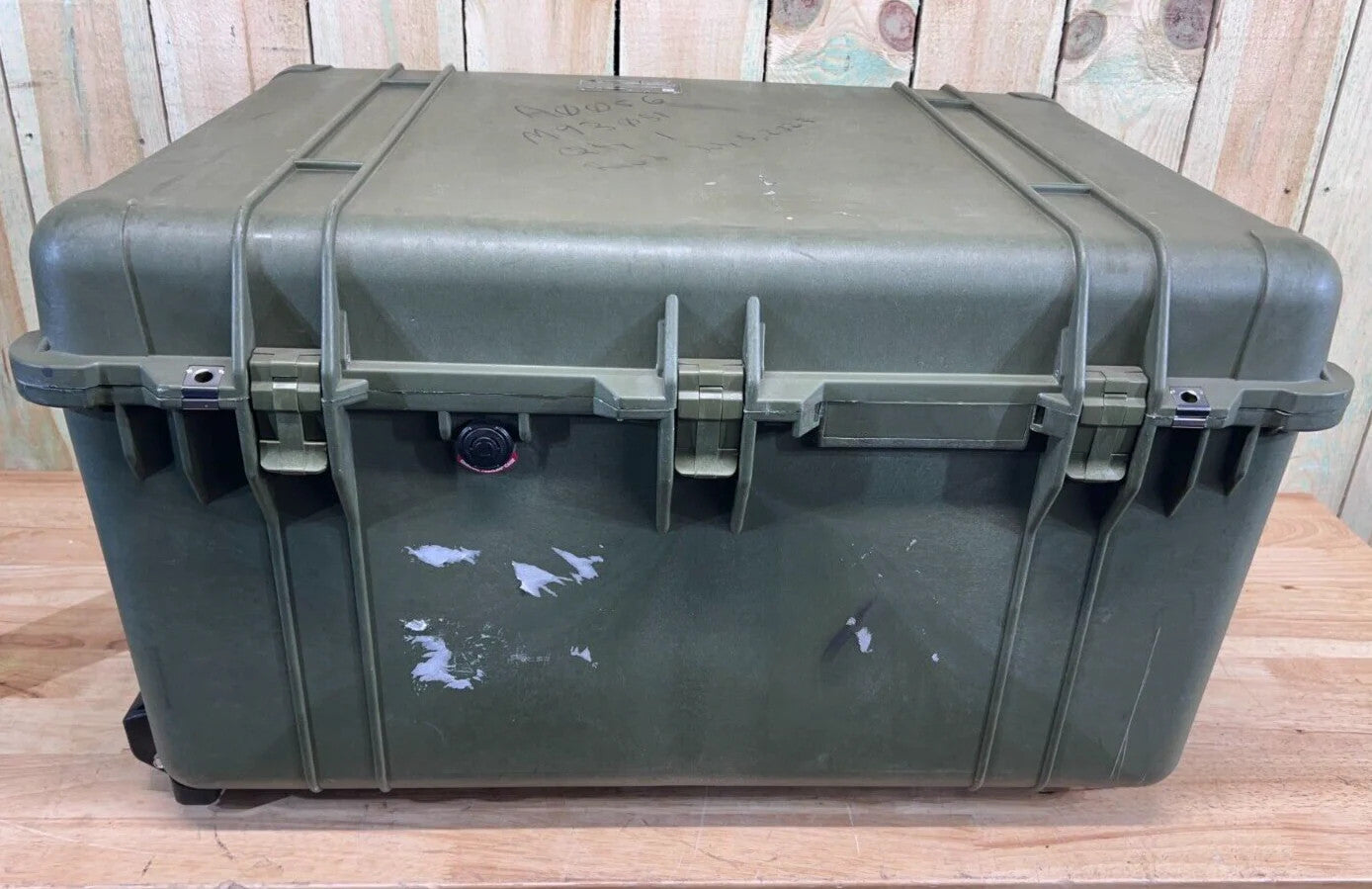 Pelican 1630 Protector Watertight Green Transport Case W/ Wheels AB