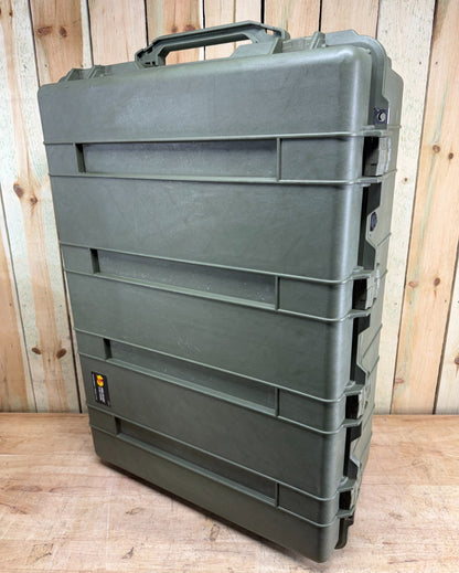 Pelican 1730 Protector Case Green Rolling Waterproof Good Condition AB Free Ship