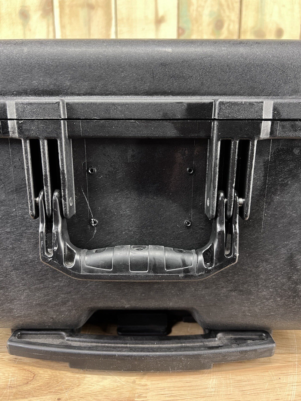 Pelican 1560 Waterproof Rolling Carry On Case Black Good Condition AB
