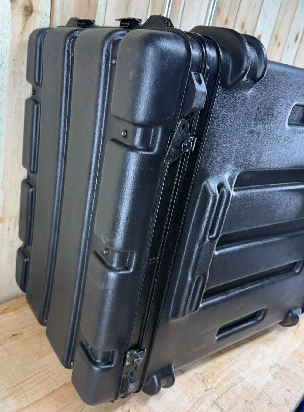 Thermodyne Server Rack 6U 31x26x18.5" Rolling Case Military Waterproof