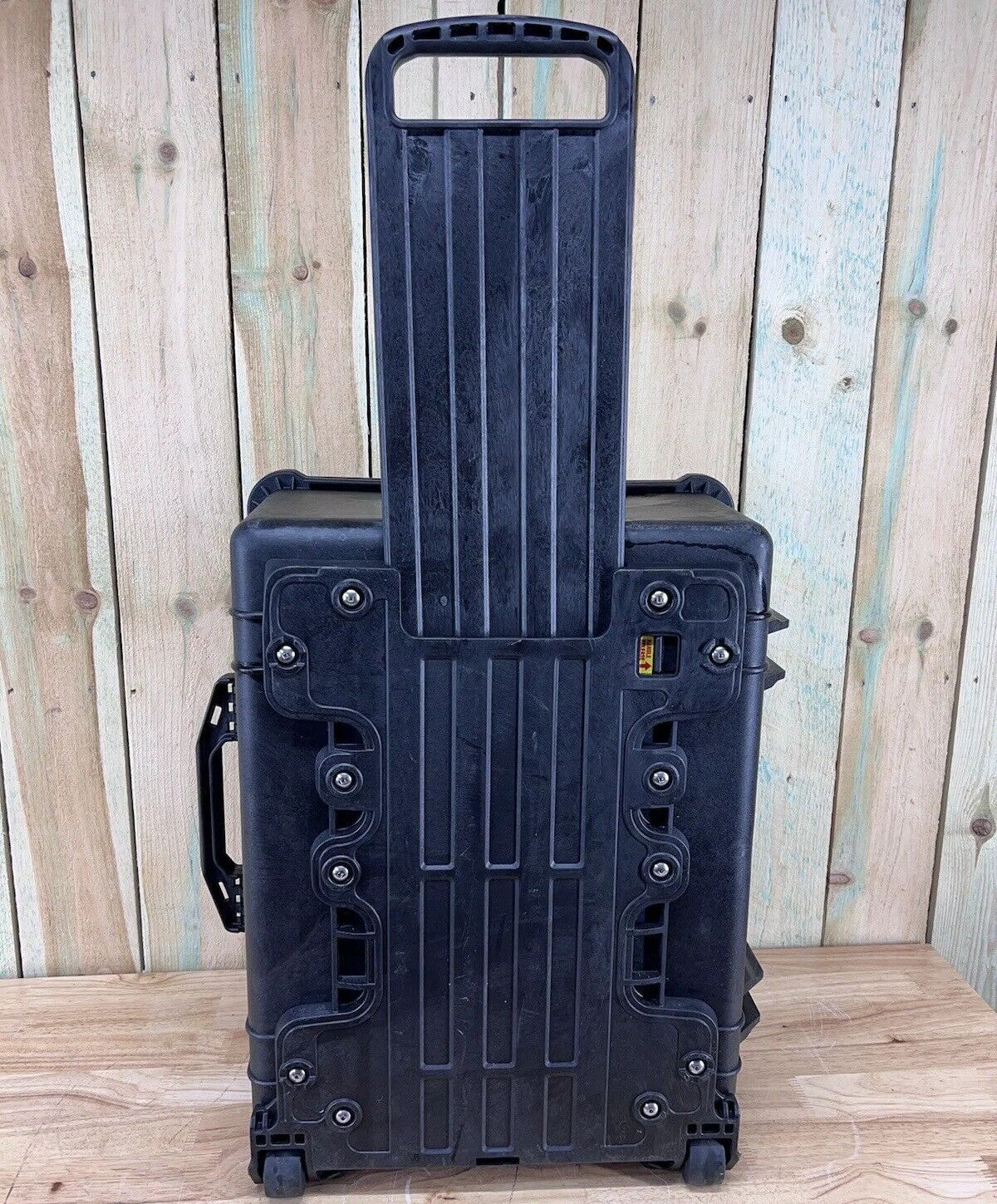 Pelican 1610 Waterproof Rolling Case Black Good Condition AB