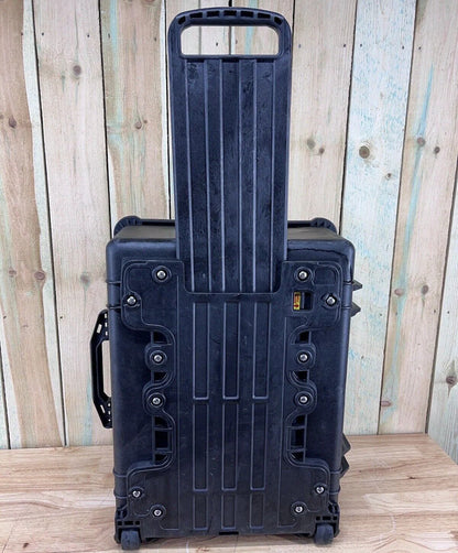 Pelican 1610 Waterproof Rolling Case Black Good Condition AB