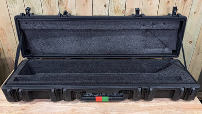 SKB 5212-7  rSeries Waterproof Rolling Case Black Good Condition A/B