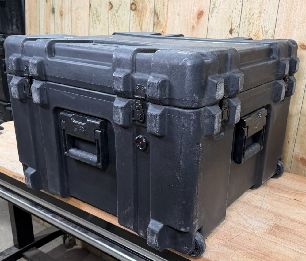 SKB rSeries Footlocker Rolling Style Storage Case Trunk 27.5x27x19" Black AB