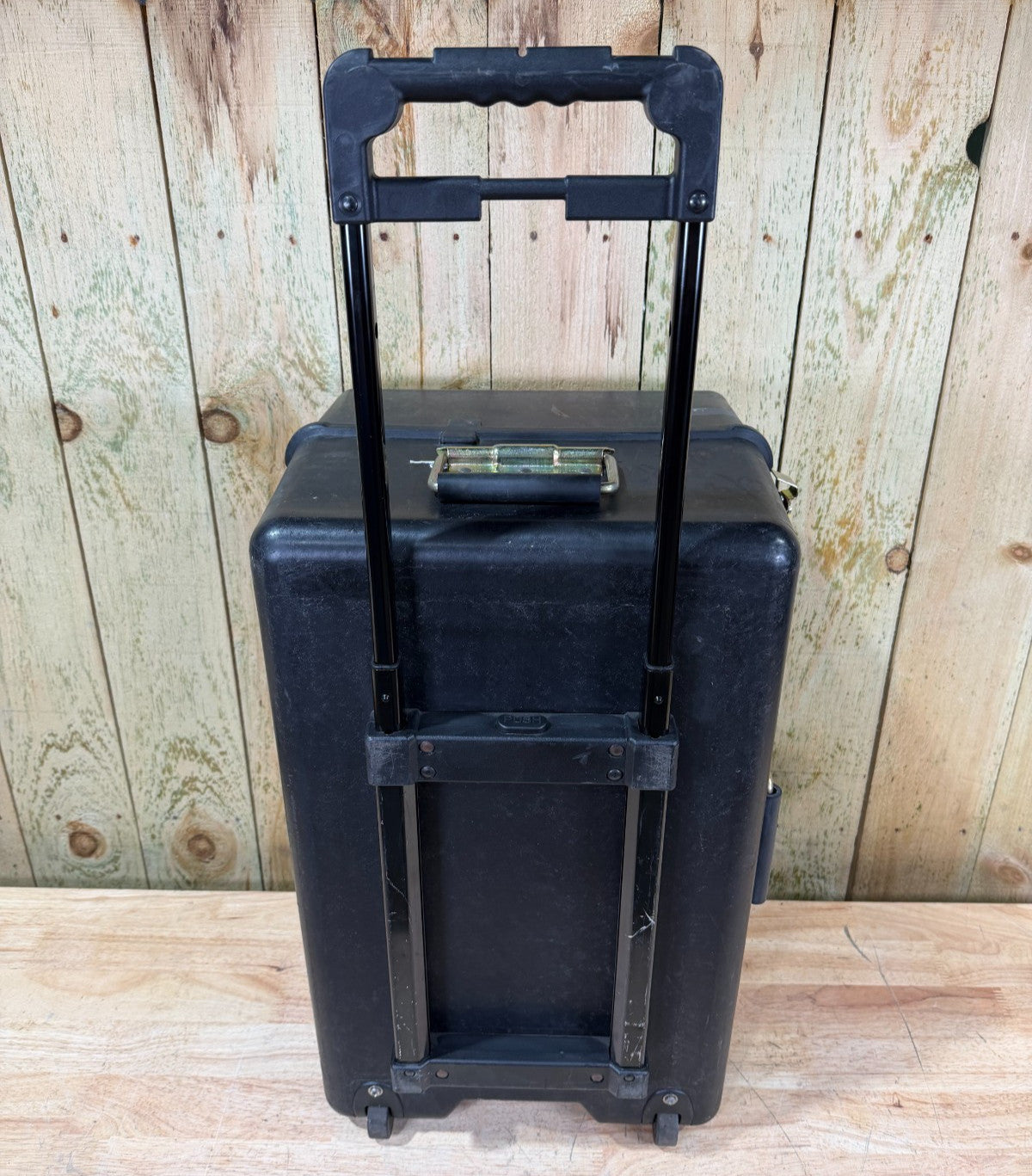 ECS 24x16x14.5 Rolling Waterproof Footlocker With Handle Case Storage