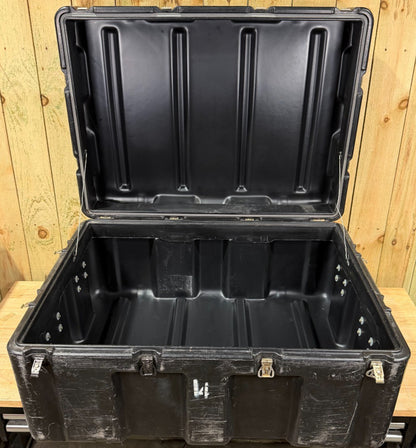 Hardigg Pelican 37x27x19 Military Surplus Black Footlocker Case
