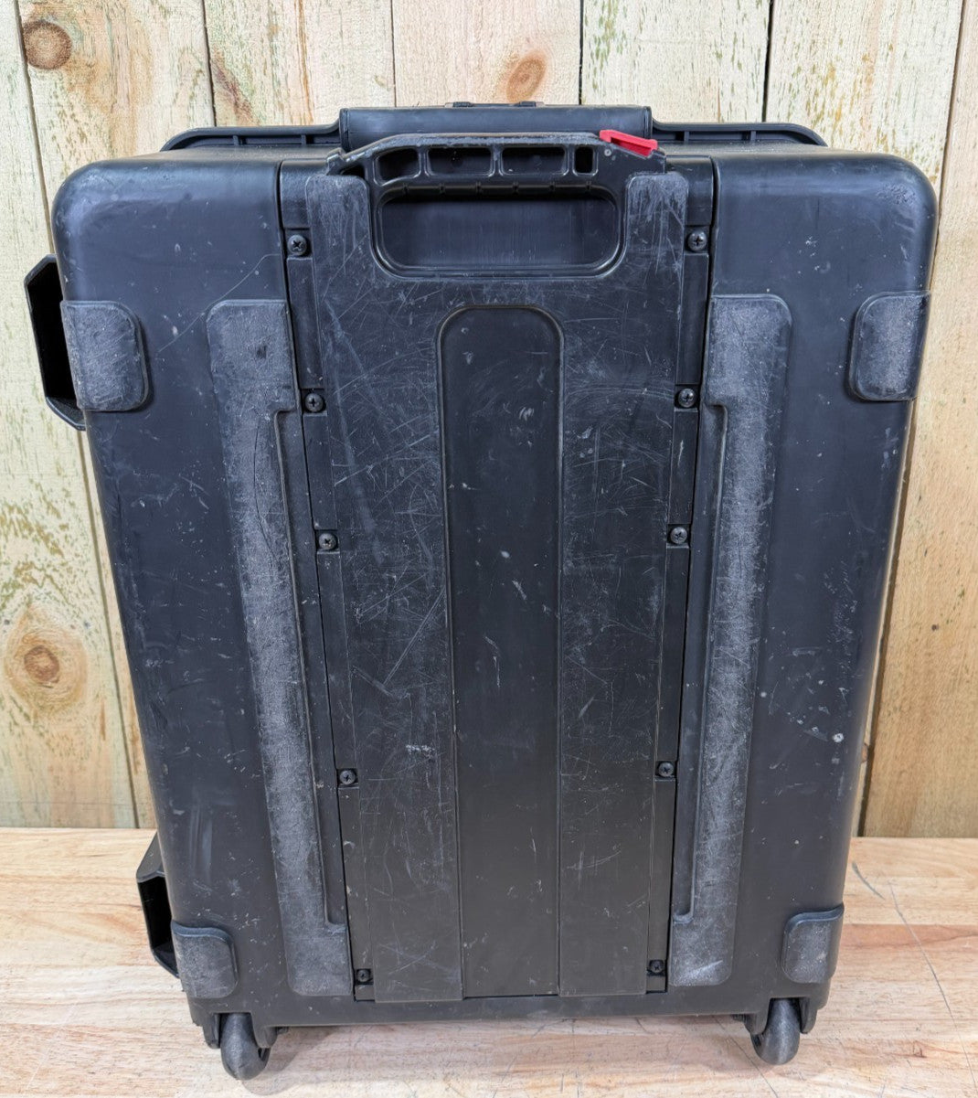 SKB 2217-10 iSeries Waterproof Rolling Case Black Good Condition A/B