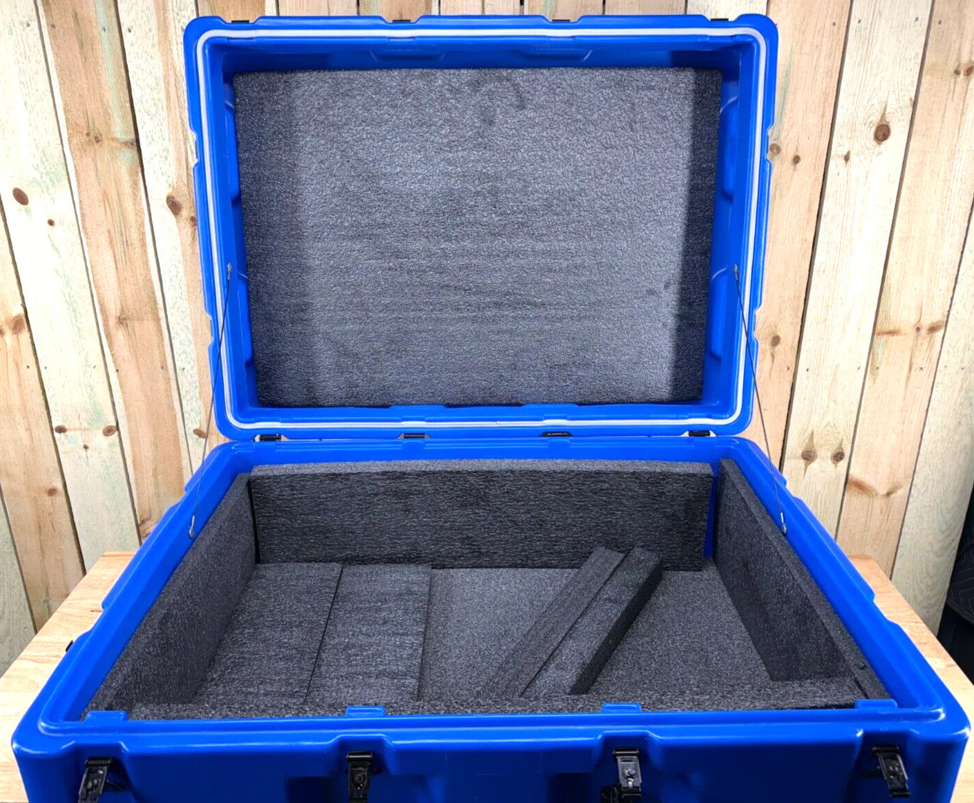 Blue Pelican Hardigg Case 37.5"27.5"19" Military Waterproof Footlocker W/ Foam