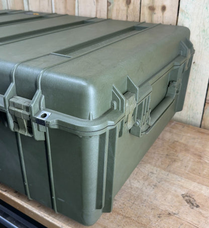 Pelican 1730 Protector Case Green Rolling Waterproof Good Condition AB Free Ship