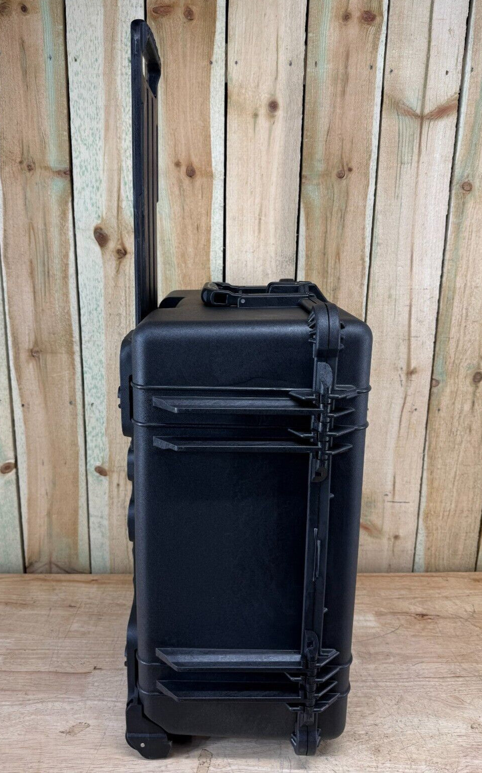 Pelican 1610 Waterproof Rolling Case W/ Foam Brand New NIB Free Shipping