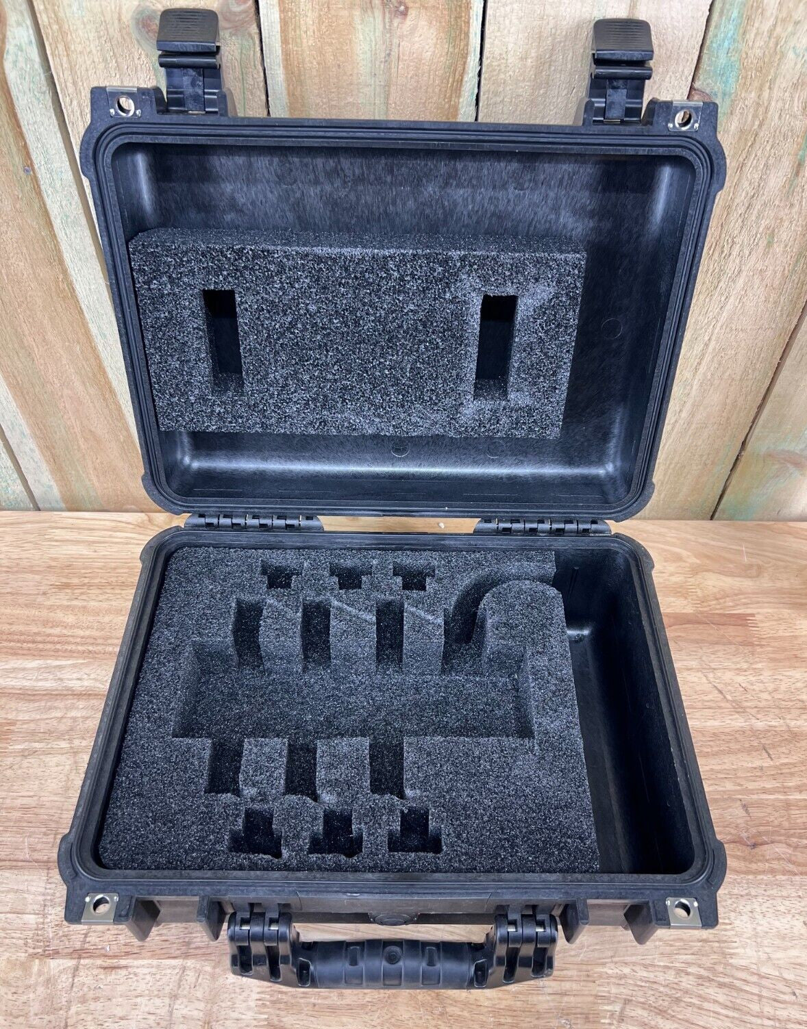Pelican 1450 Black Hard Case Protector Waterproof Good Condition AB Free Ship