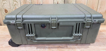 Pelican 1650 Protector Case Green Rolling Waterproof Good Condition AB Free Ship