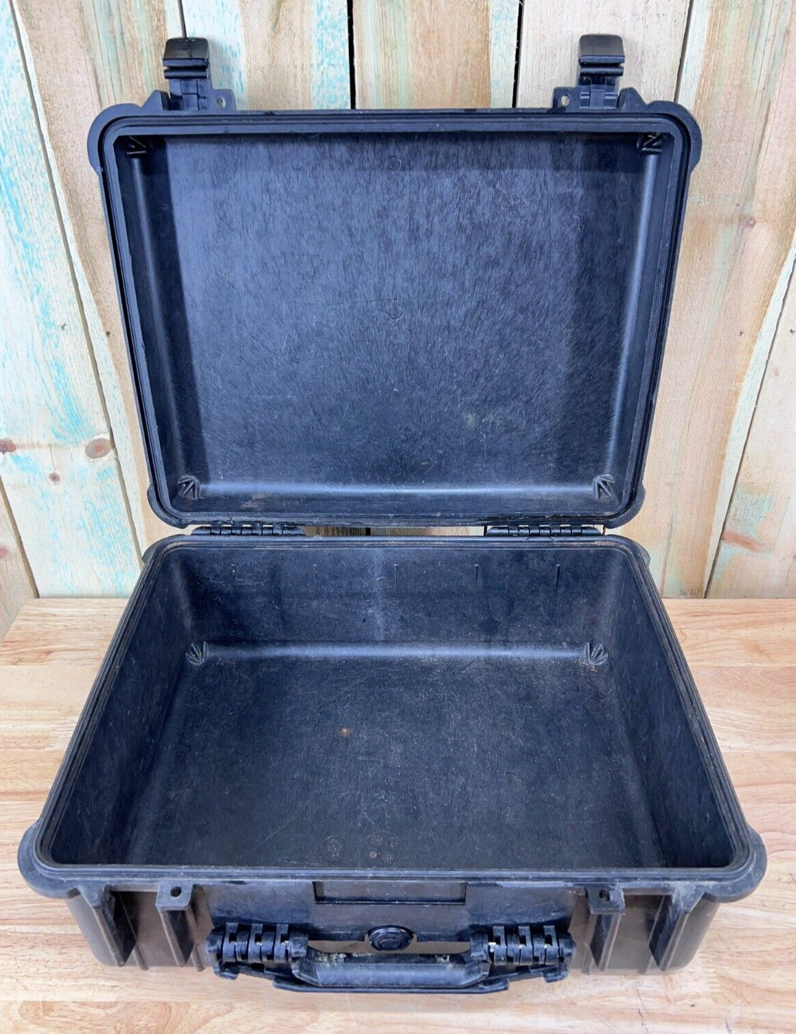 Pelican 1550 Watertight Protector Case Black Good Condition A/B Free Ship