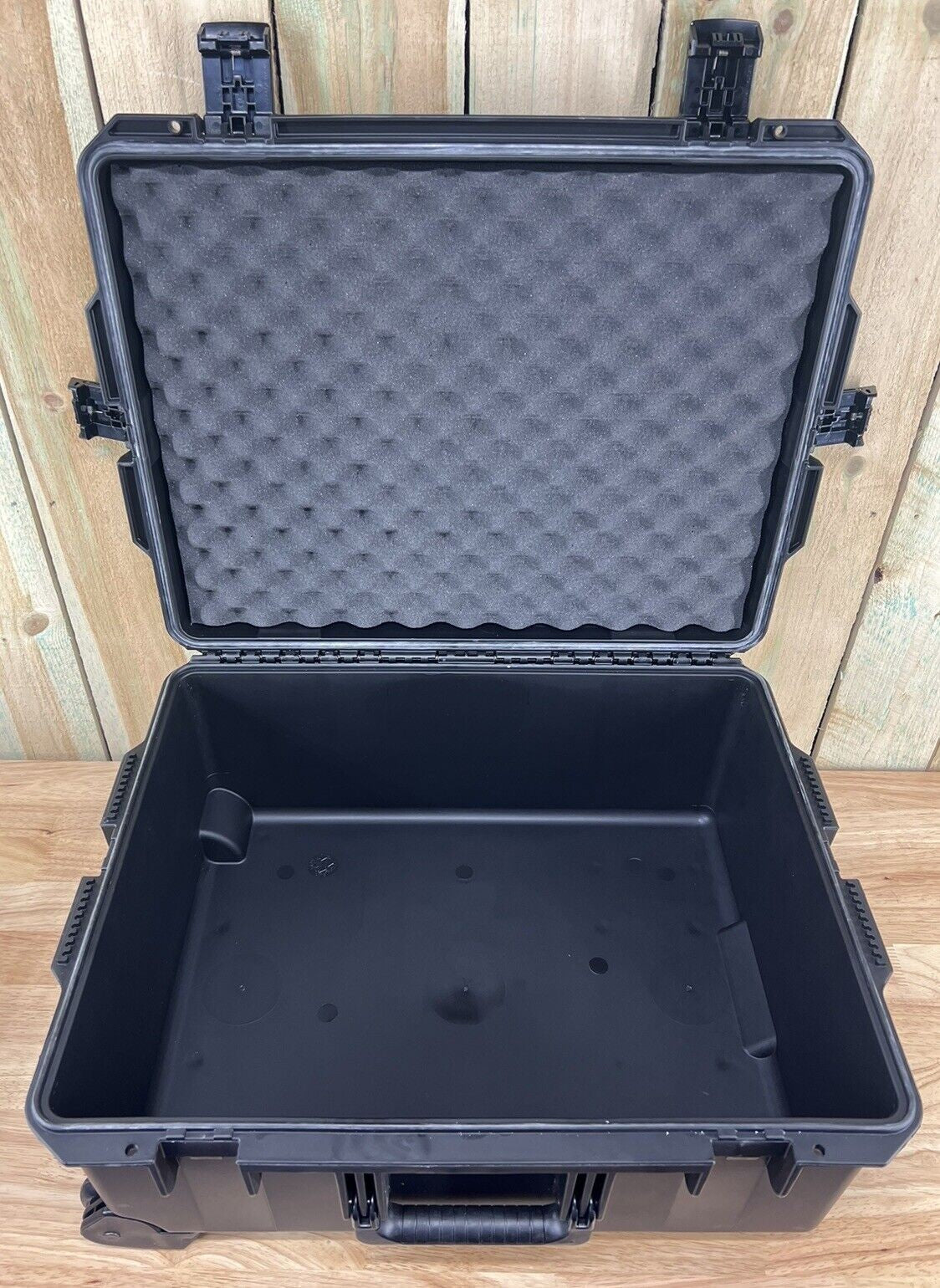 Pelican IM2720 Storm Case Waterproof Good Condition(1610 Comp) A/B