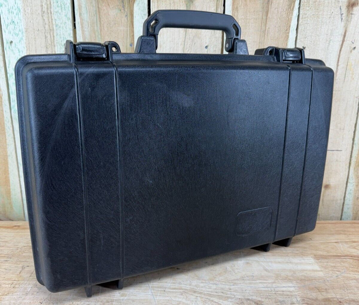 Pelican 1490 Laptop Case Used Good Condition A/B Waterproof Handheld Storage