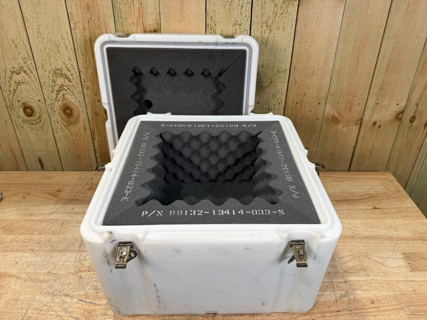 Pelican Hardigg 18.5x18.5x16.5” Footlocker White Case Military Waterproof