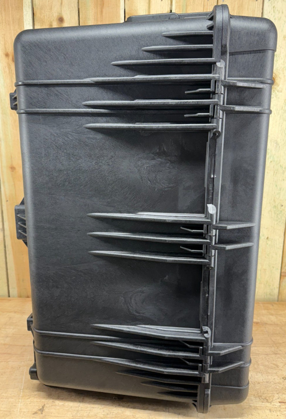 Pelican 1660 Protector Case Rolling Waterproof Black Brand New NIB