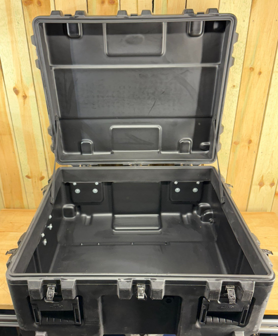 SKB Rolling Case Large 34x29x17" Black Military Waterproof Storage
