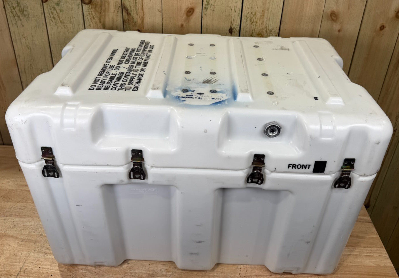 Pelican Hardigg 32.5x20.5x21.5" Footlocker White Case Military Waterproof